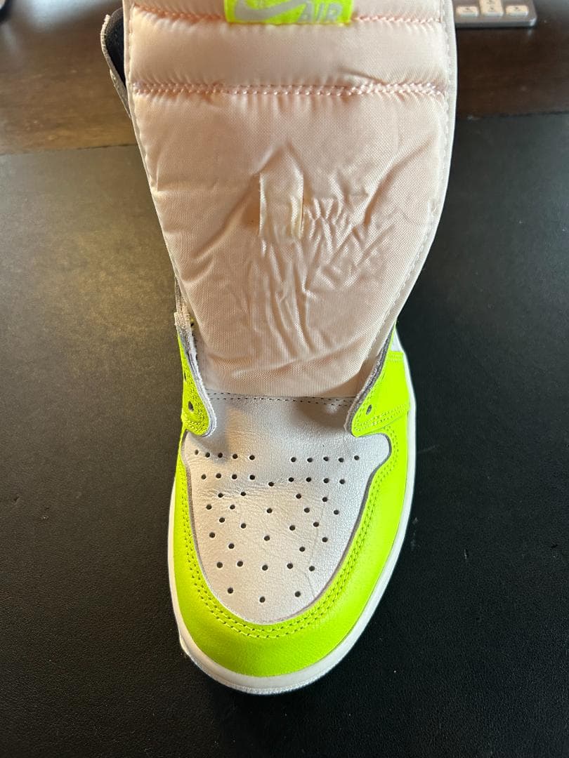 シューズ(男性用) NIKE AIR JORDAN 1 RETRO HIGH OG VOLT 702