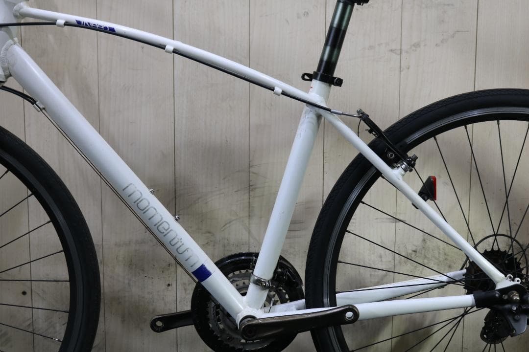 GIANT-MOMENTUM iNEED W-1 700C21速450mmクロス