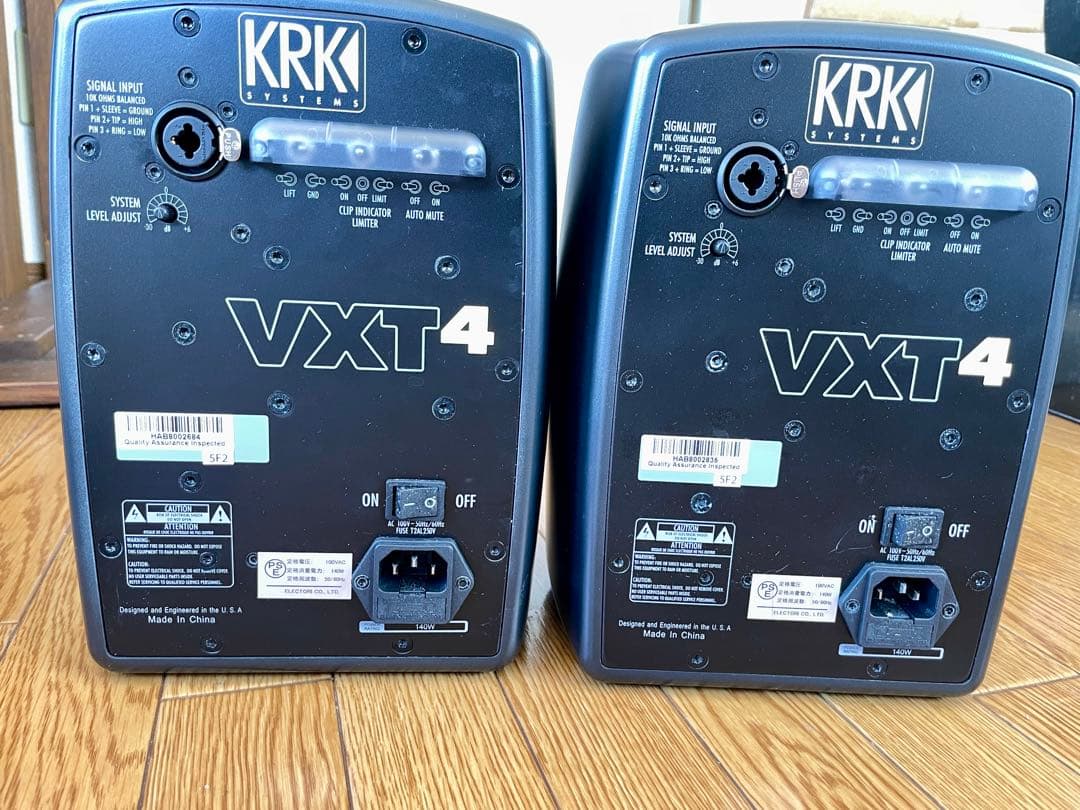 KRK VXT4 パワードモニタースピーカー　1/2