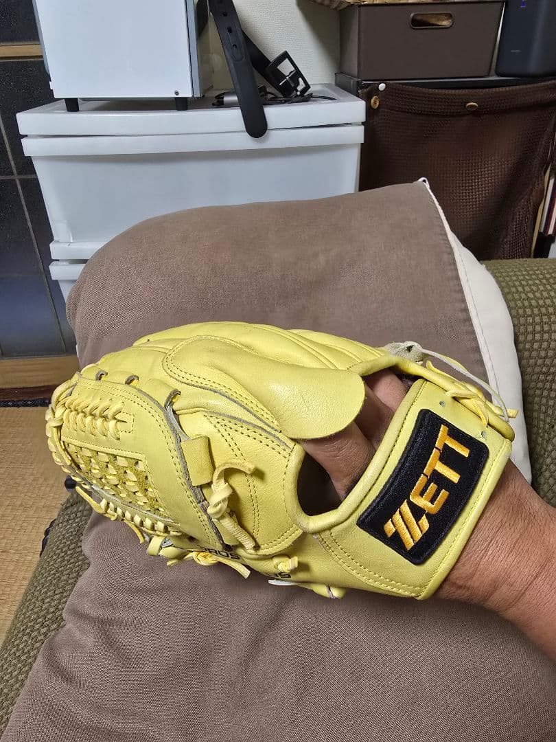 ZETT PROSTATUS イエロー、軟式、投手用 、左利き用