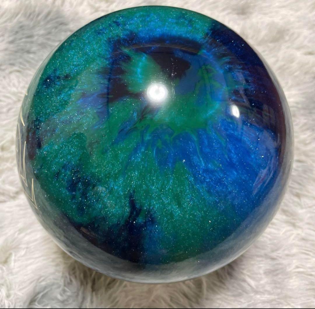 BLACK WIDOW SPARE ボウリングボール　15ポンド