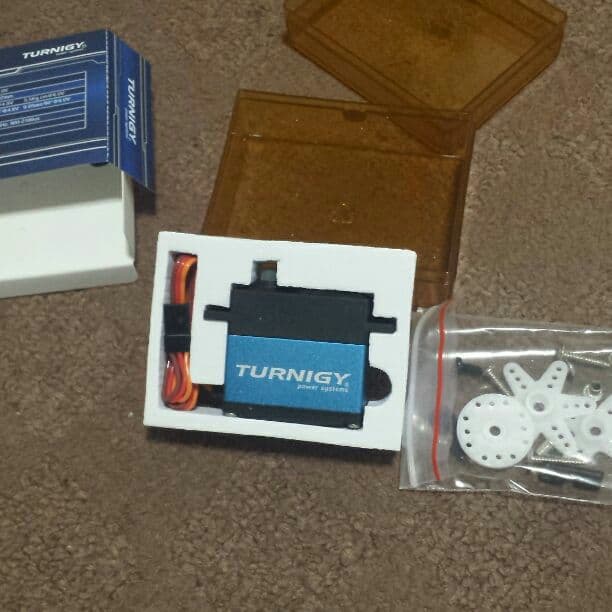 TURNIGY  ハイスピードサーボ （新品）