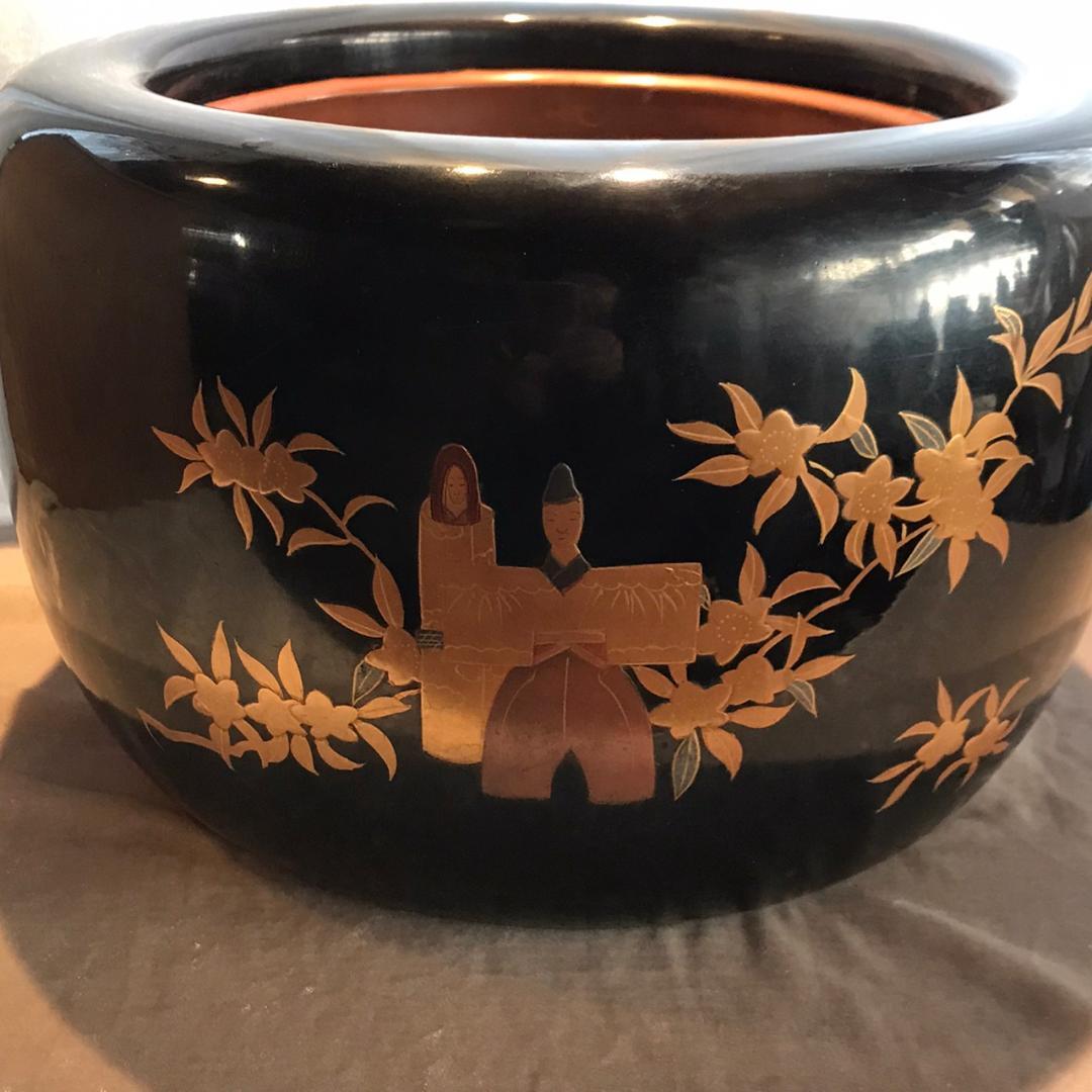 お雛様の手あぶり　火鉢　金蒔絵　高蒔絵　節句向き　かぶと大根蒔絵