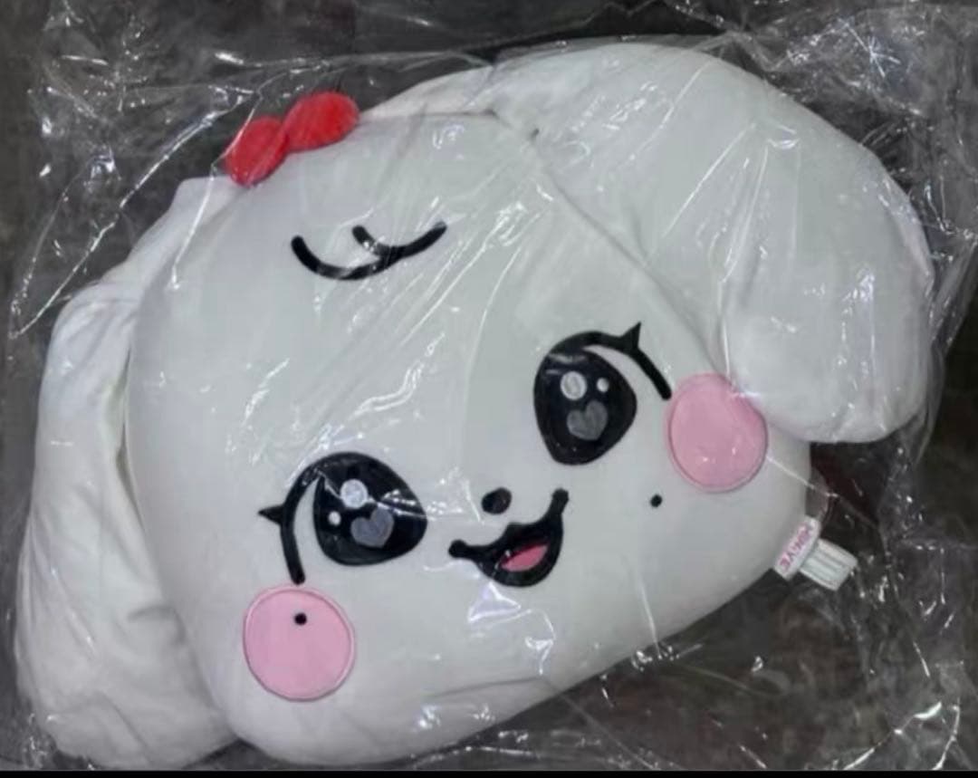 IVE minive フェイスクッション ウォニョン チェリー popup