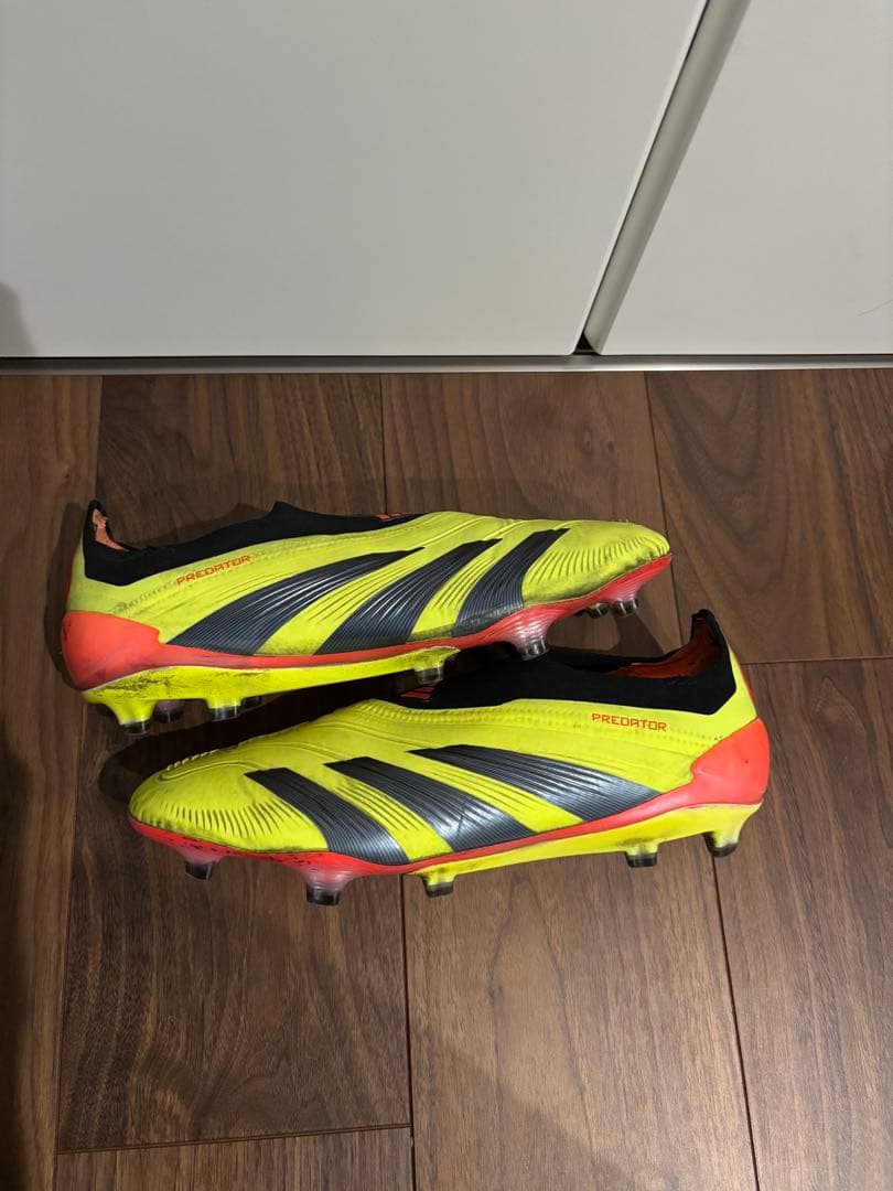 adidas Predator サッカーシューズ　FG 黄色