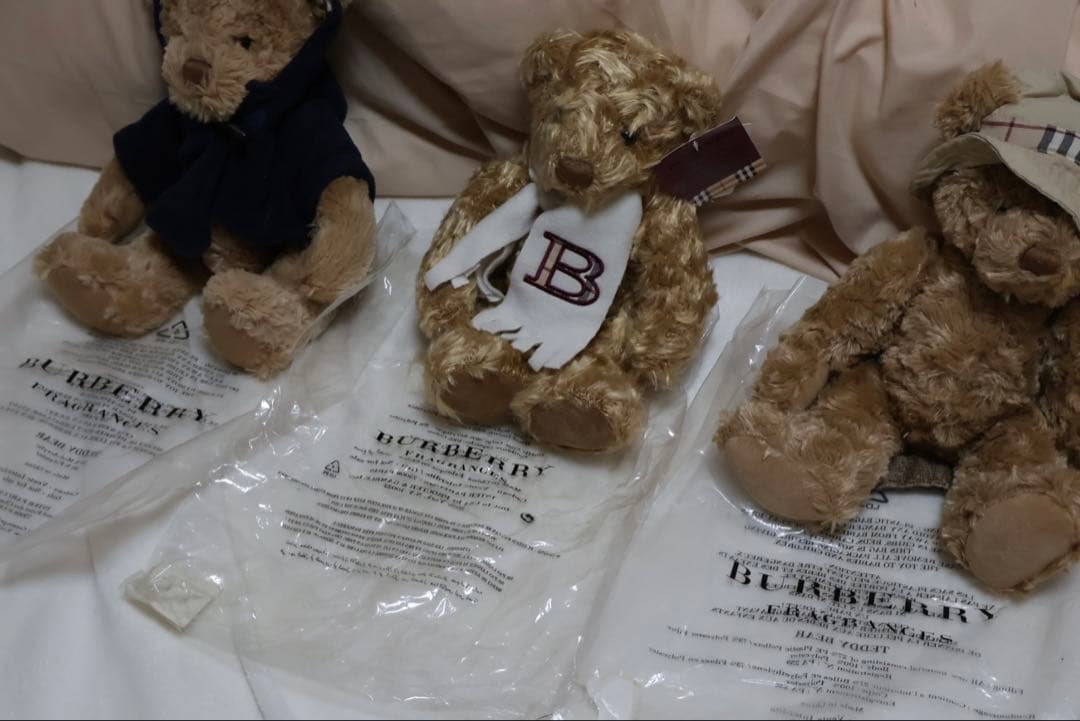 【希少・非売品】バーバリー（BURBERRY）テディベア 3体セット／限定