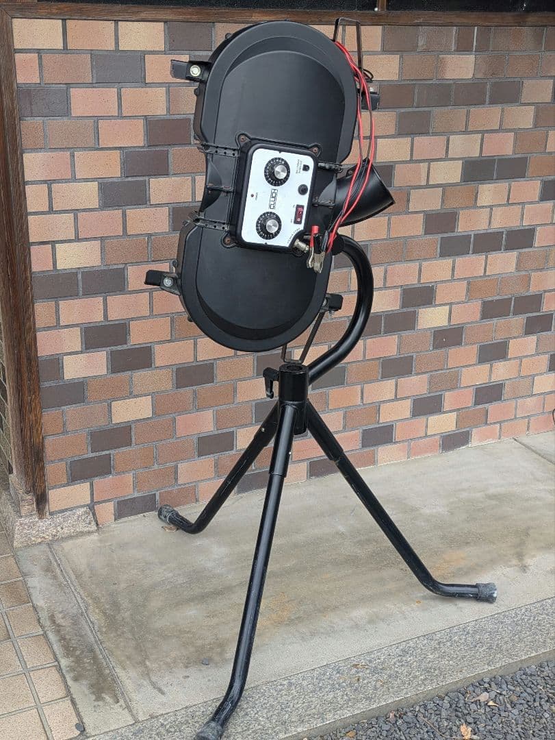 格安ピッチングマシン・（硬式・軟式兼用）バッテリー充電機付き