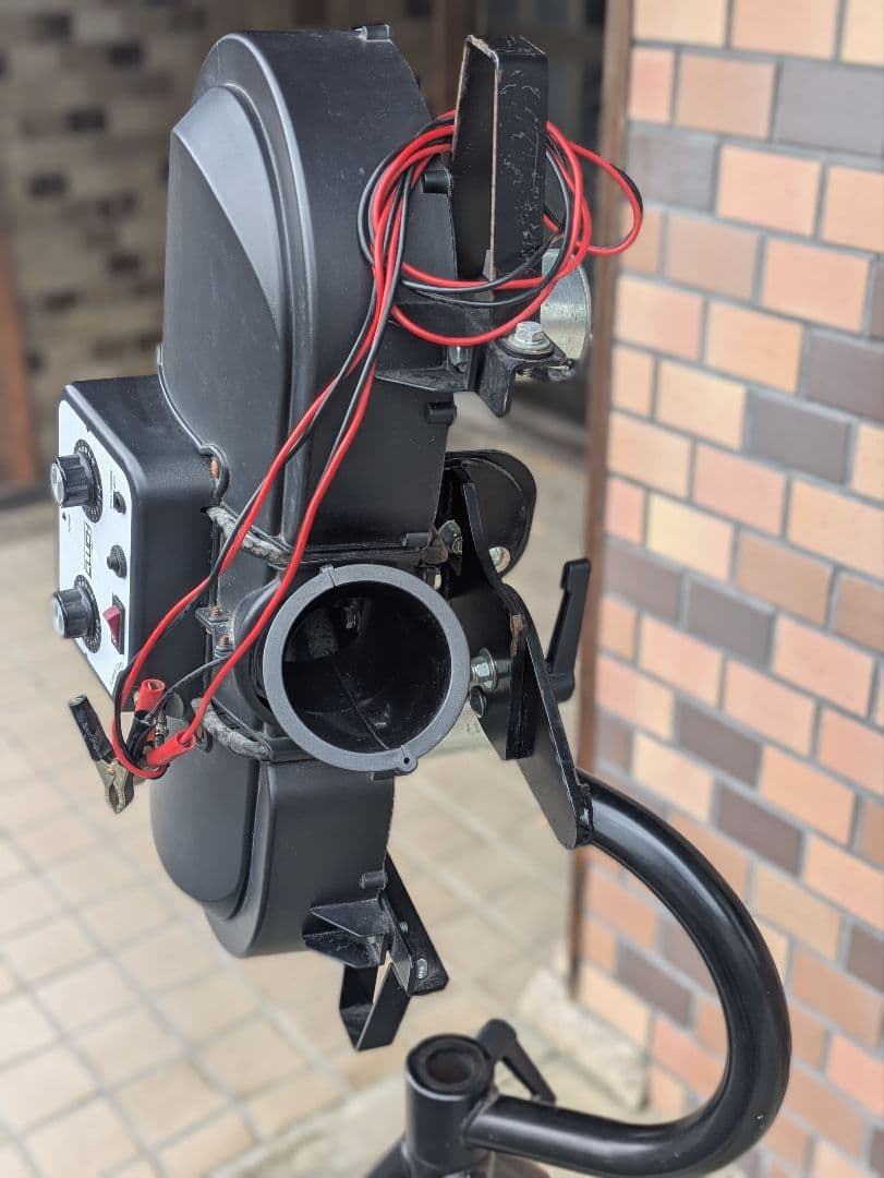 格安ピッチングマシン・（硬式・軟式兼用）バッテリー充電機付き