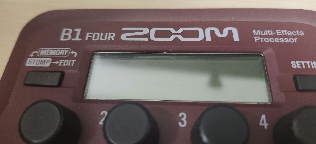 ZOOM B1 Four マルチエフェクター（箱付き）