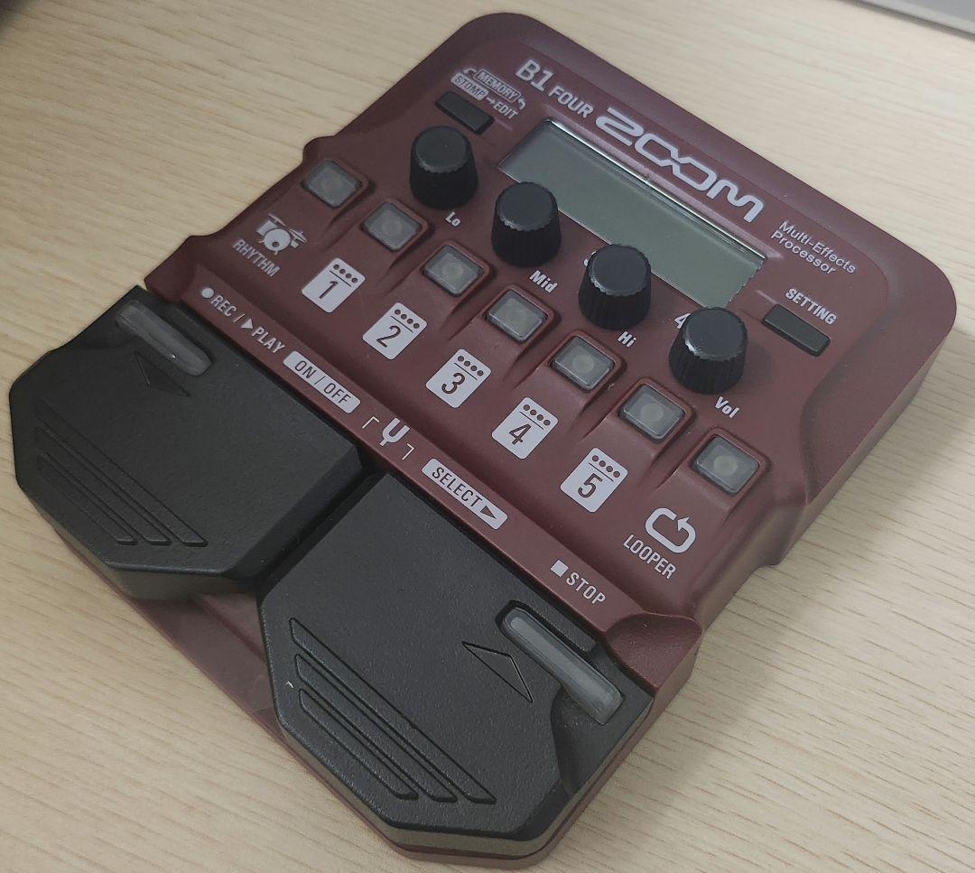 ZOOM B1 Four マルチエフェクター（箱付き）