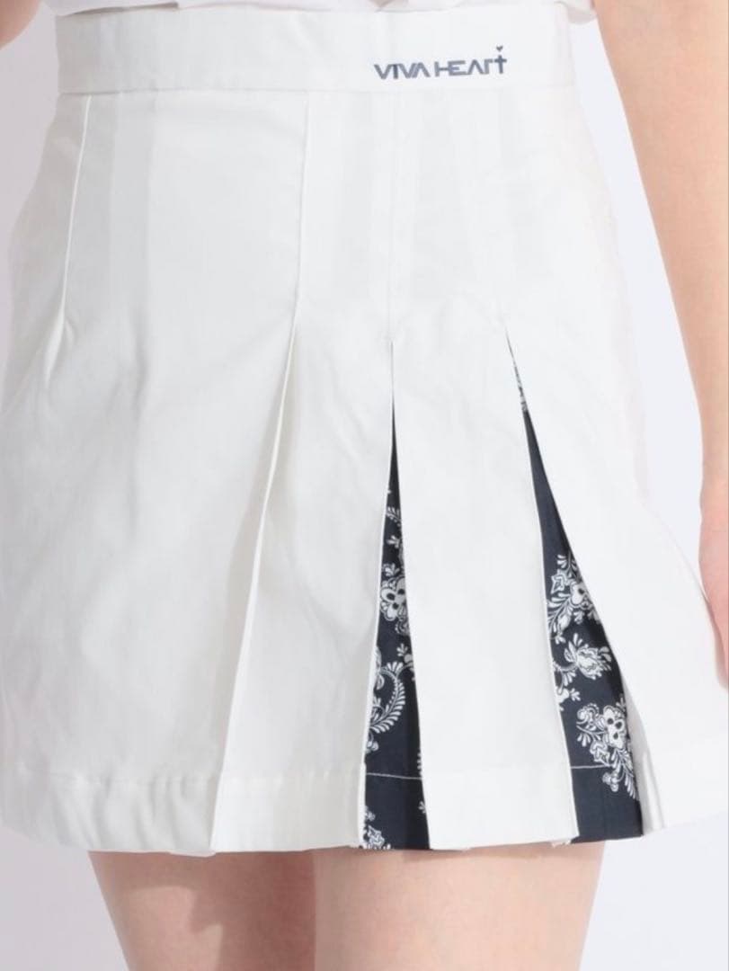 VIVAHEAT ホワイト ビバハート　アシメフラワープリーツツイルスカート