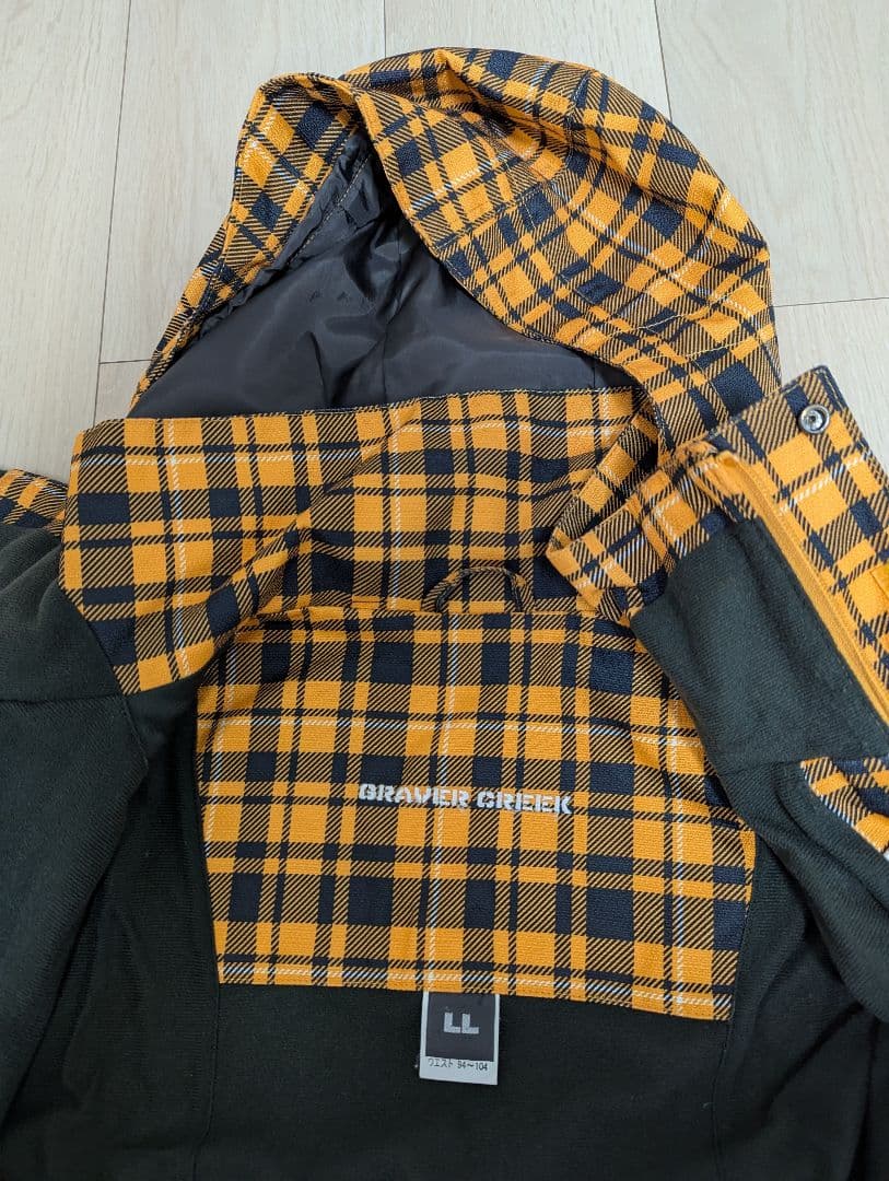 スノーボード用オレンジチェックジャケットとパンツセット