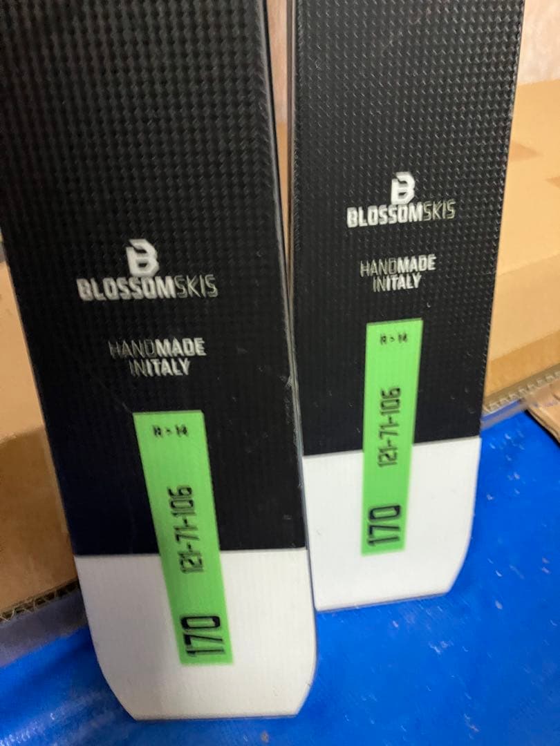 さらに値下げ‼️BLOSSOM SKIS RC N°1