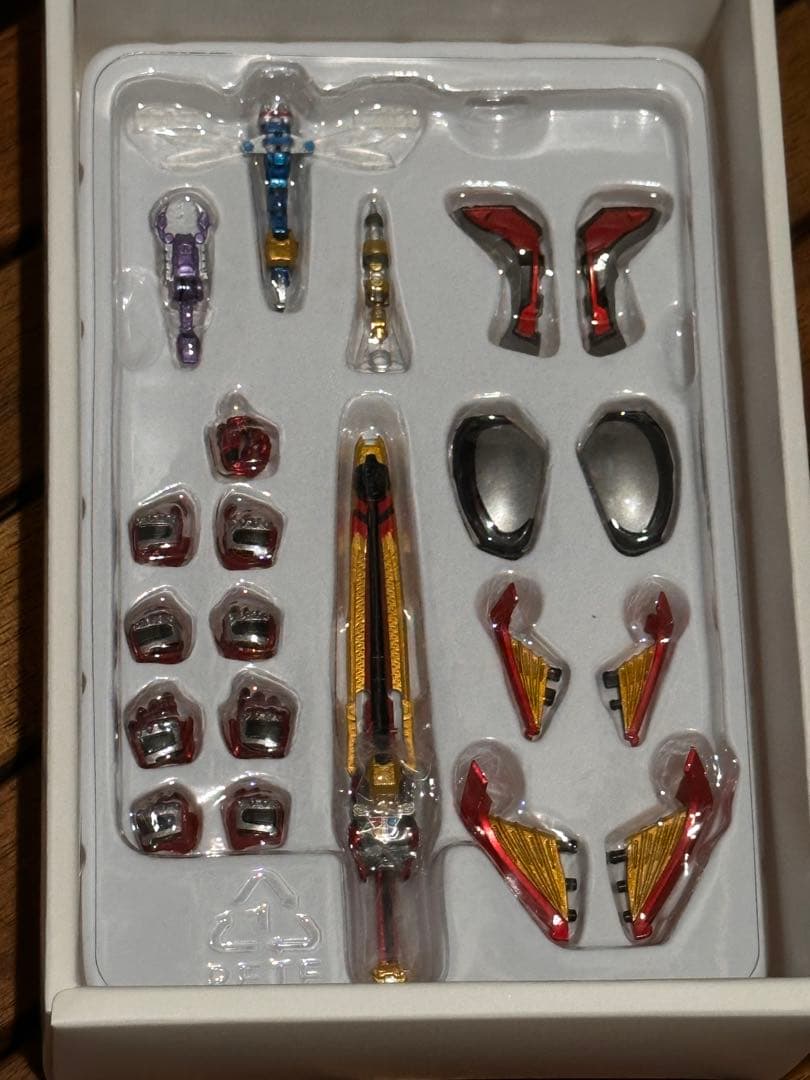 フィギュアーツ 真骨頂仮面ライダーカブトハイパーフォーム