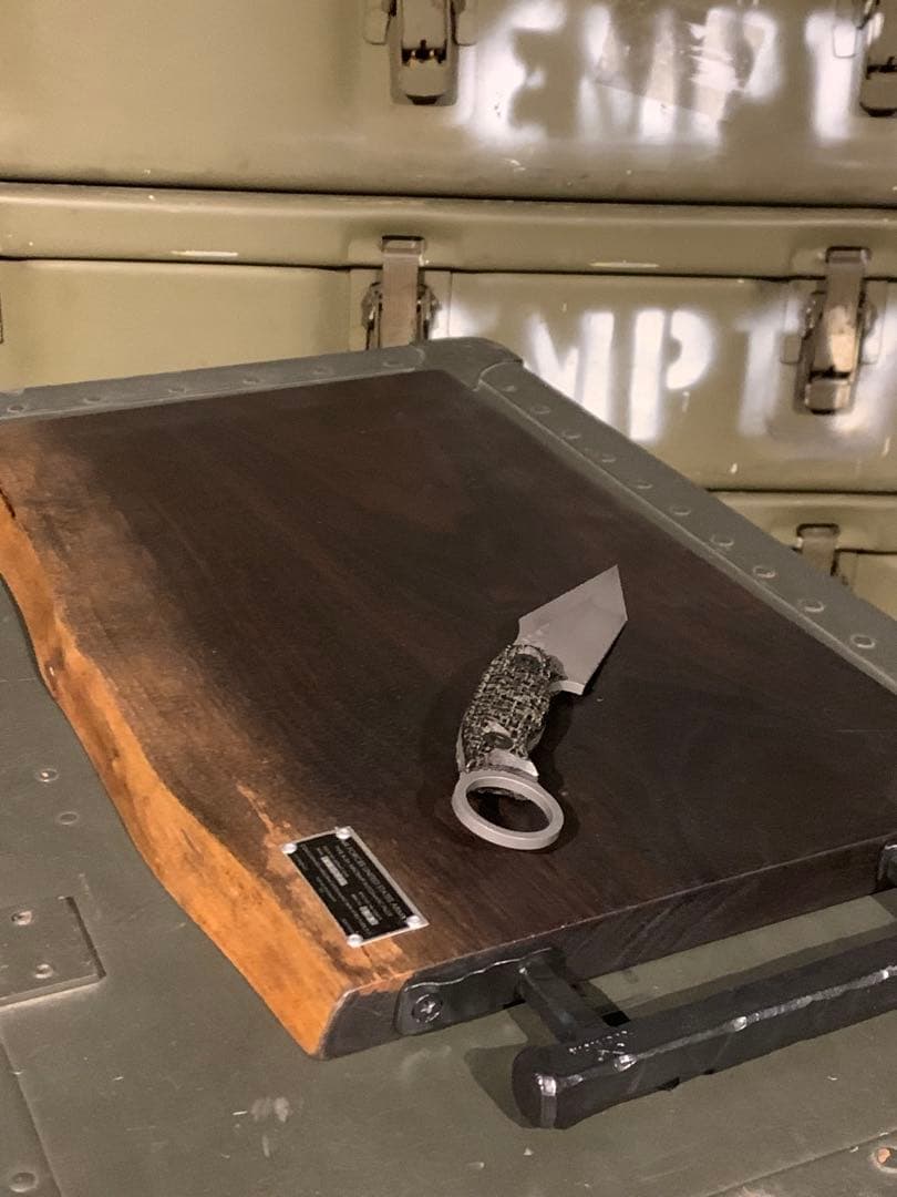 TANBOKU-鍛木- カッティングボード ウォールナット 米軍実物プレート