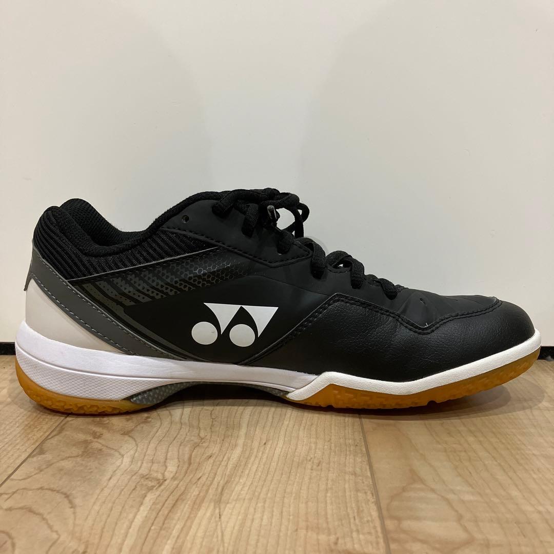 【美品】 YONEX パワークッション65Z バドミントンシューズ ブラック