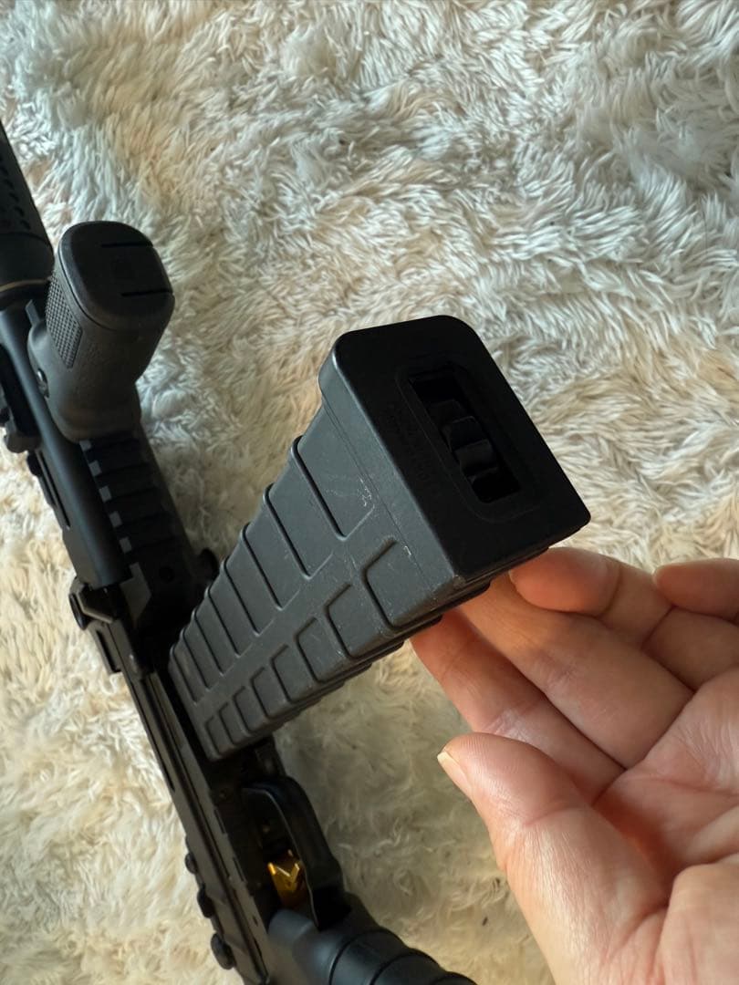 東京マルイスコーピオンMOD.M & M4QD＆MAGPUL