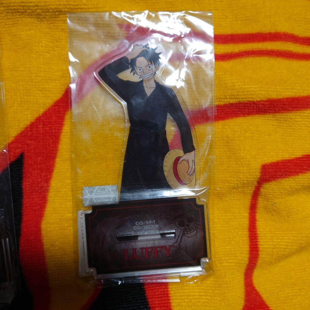 アクリルスタンド　ワンピース バスローブ　ルフィ　ロー　シャンクス