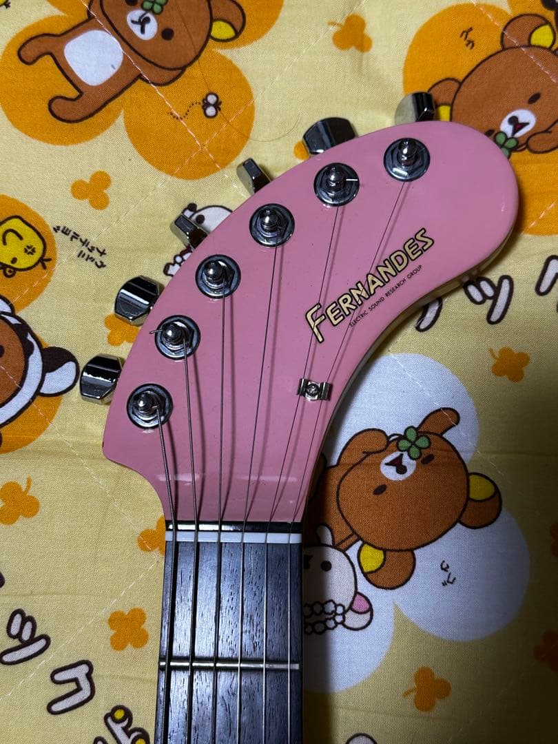 フェルナンデスZO-3 ピンク エレキギター スピーカー内蔵