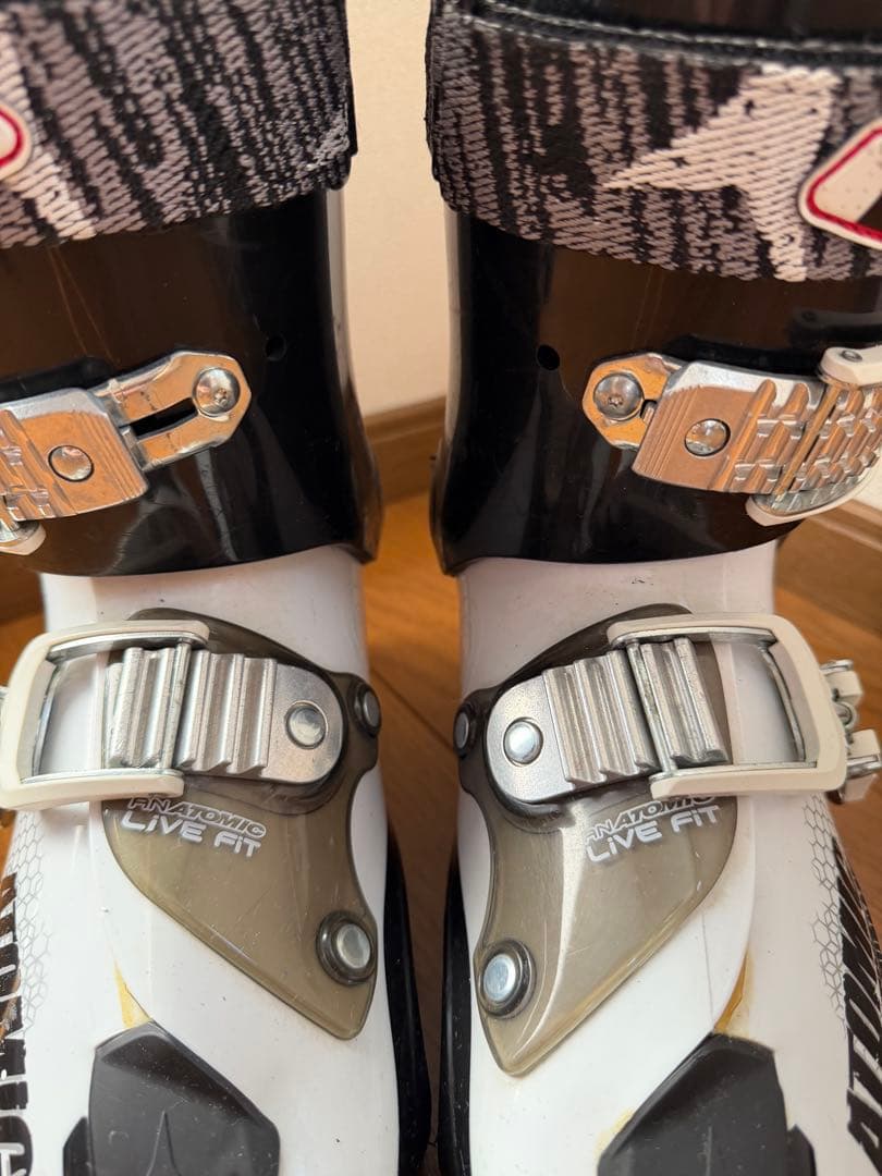 ATOMIC スキーブーツ LIVE FIT 70