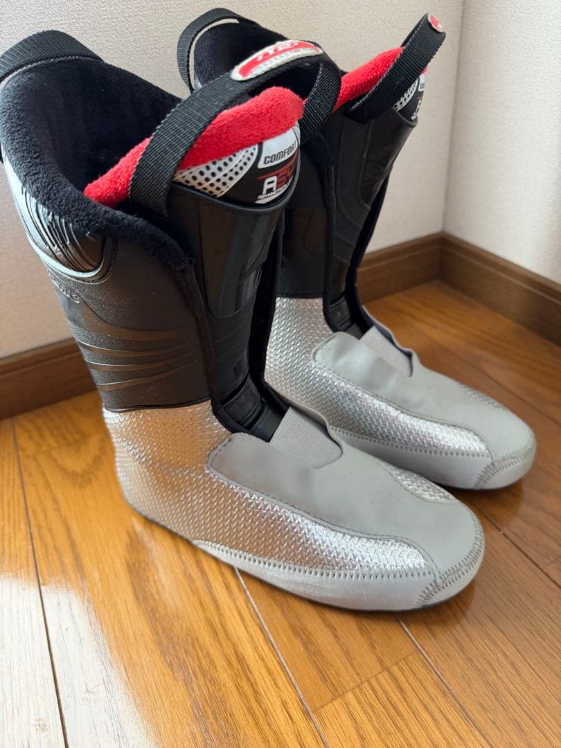 ATOMIC スキーブーツ LIVE FIT 70