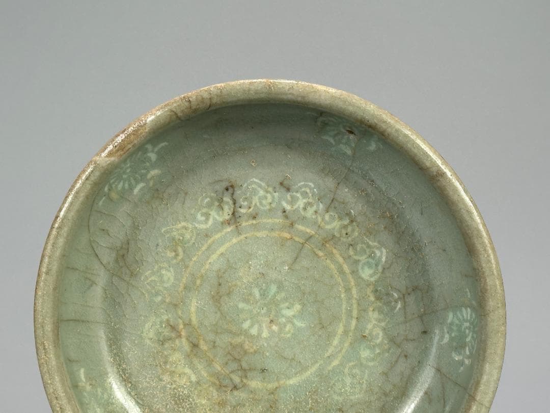 韓国　高麗　青磁　象嵌花卉文碗　鉢　朝鮮半島美術