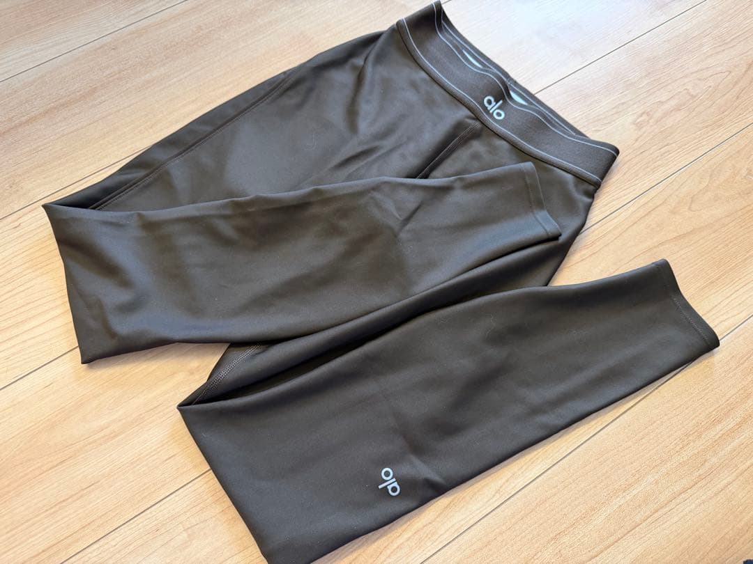 1度使用 alo Airlift Suit Up レギンス sサイズ
