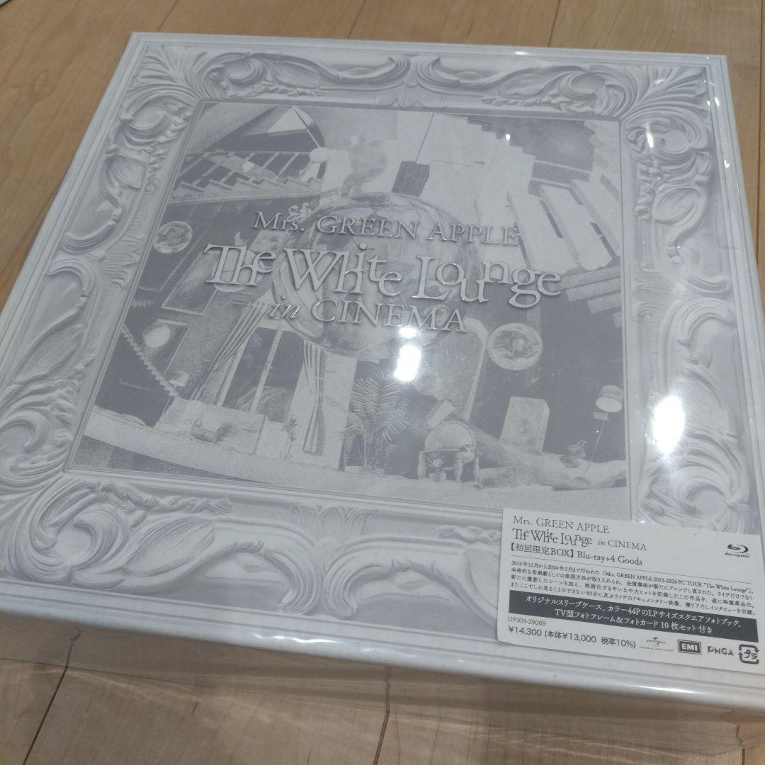 Mrs. GREEN APPLE ホワイトラウンジ クッション アクリルフレーム