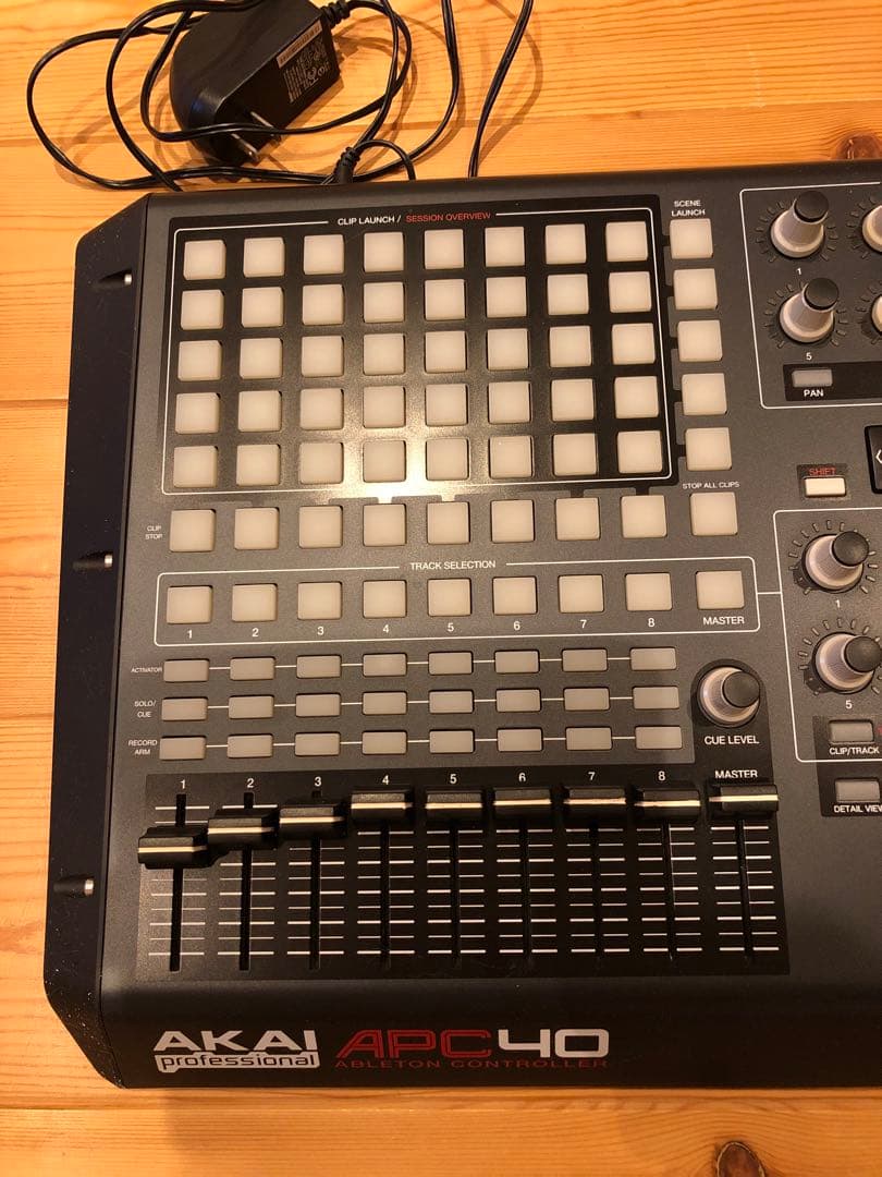 AKAI APC40 コントローラー 本体