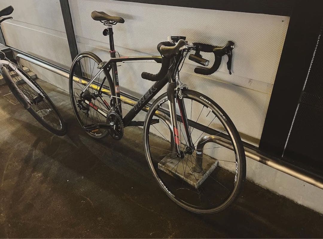 TREK Madone 2.3 ロードバイク カスタム可能