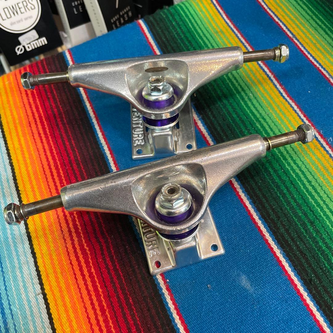 ベンチャー　スケートボード トラック シルバー5.0H vライト