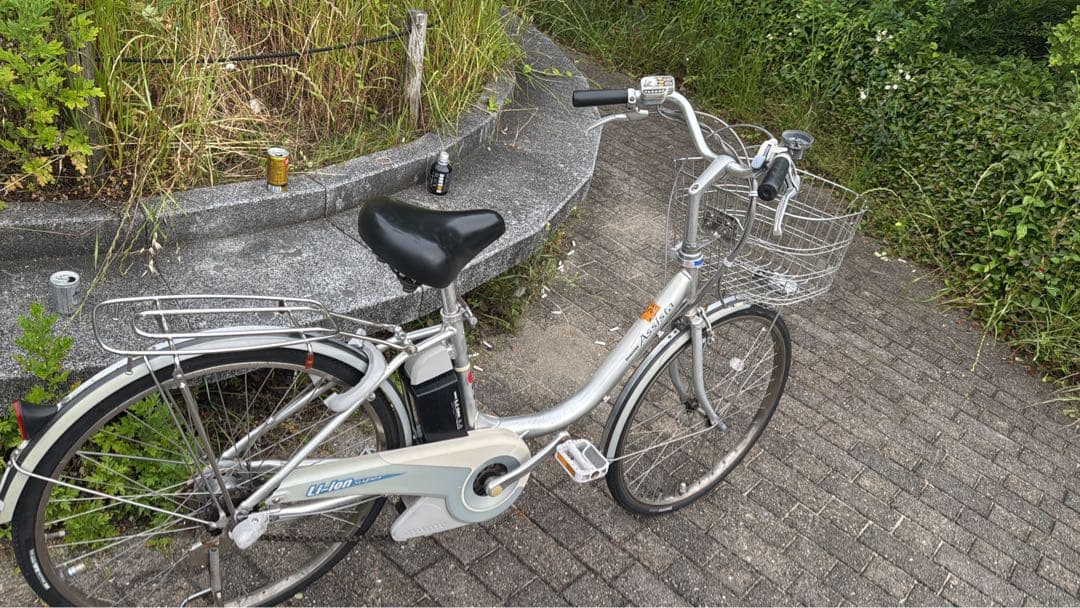 シルバー 電動アシスト自転車 前バスケット付き　引き取り出来る方
