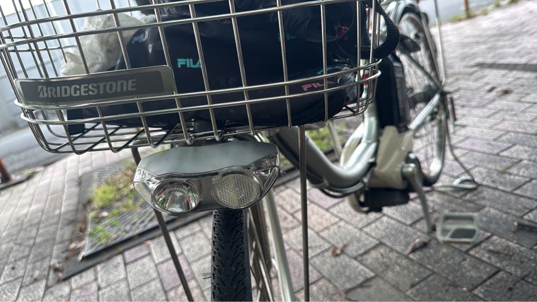 シルバー 電動アシスト自転車 前バスケット付き　引き取り出来る方