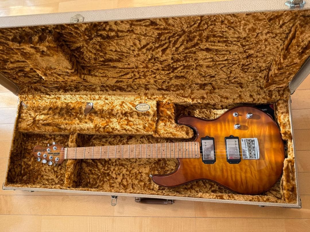 Ernie Ball Music Man Silhouette エレキギタ