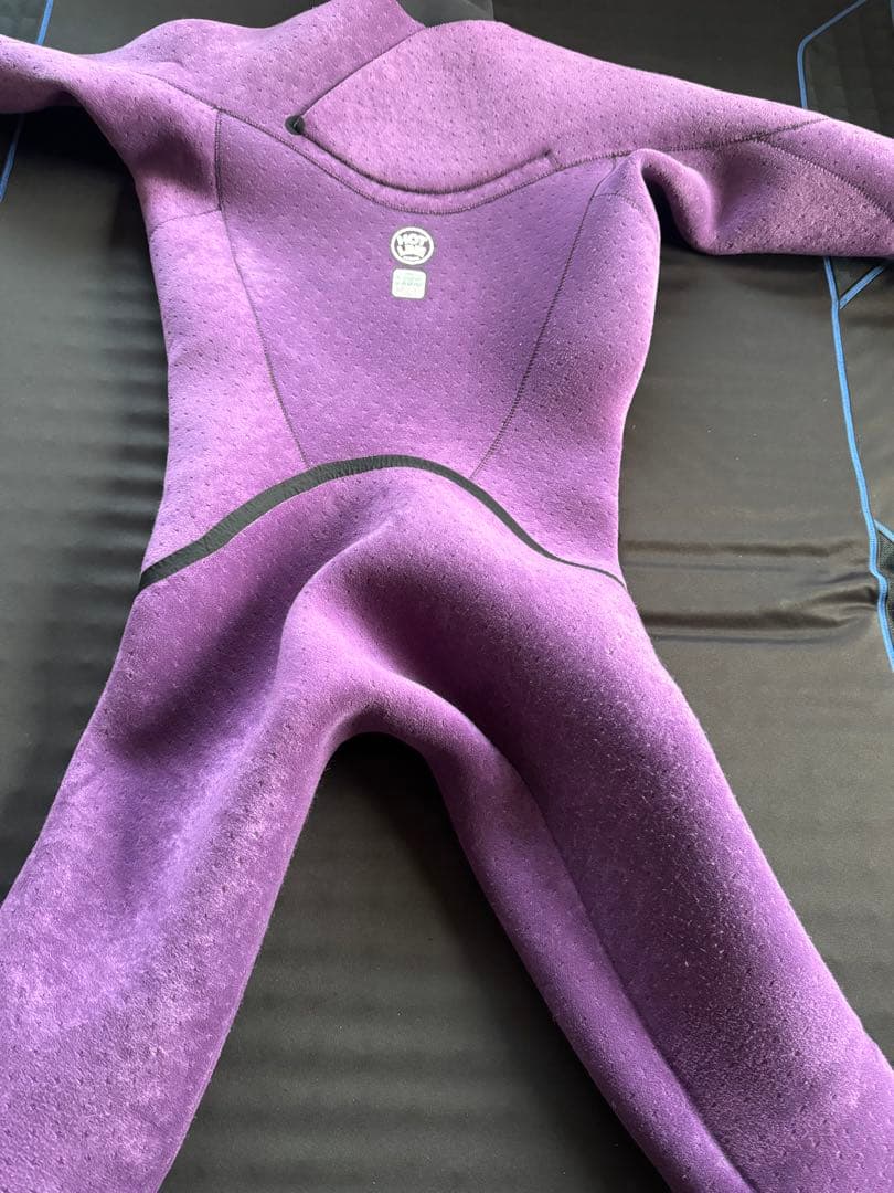 美品HOTLINE 5/3セミドライウェットスーツ