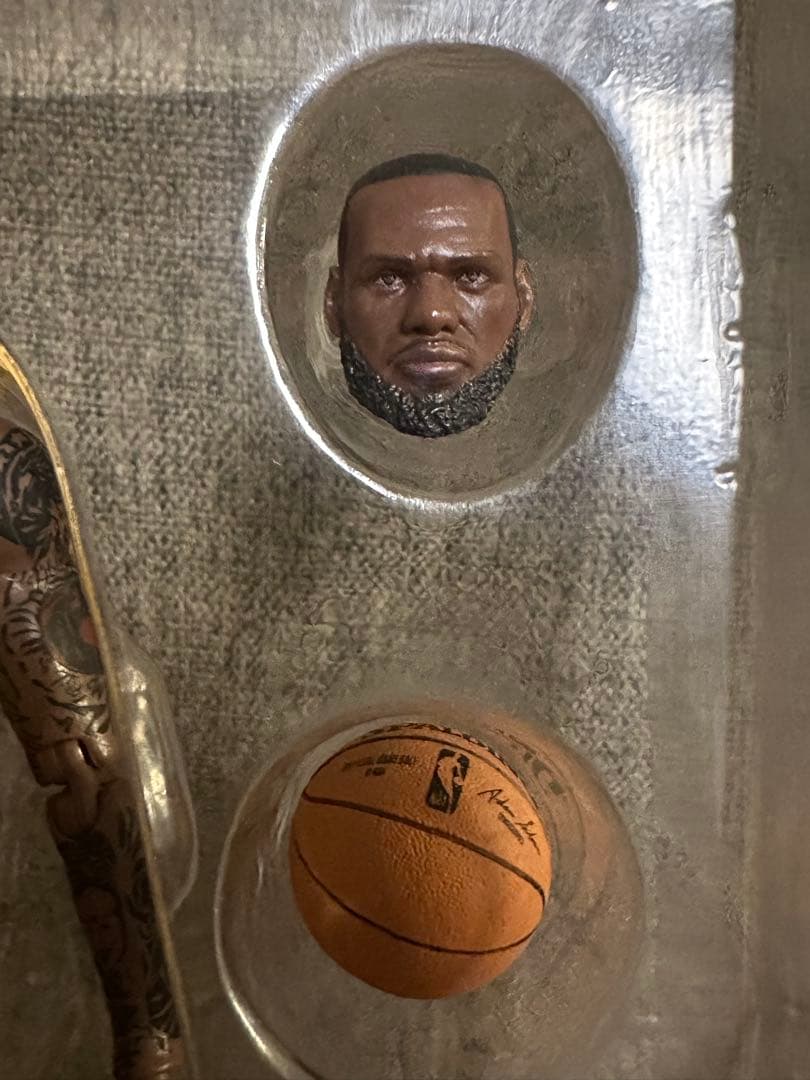 レブロン　ジェームス　開封品　中古　フィギュア　メディコムトイ　バスケ　NBA
