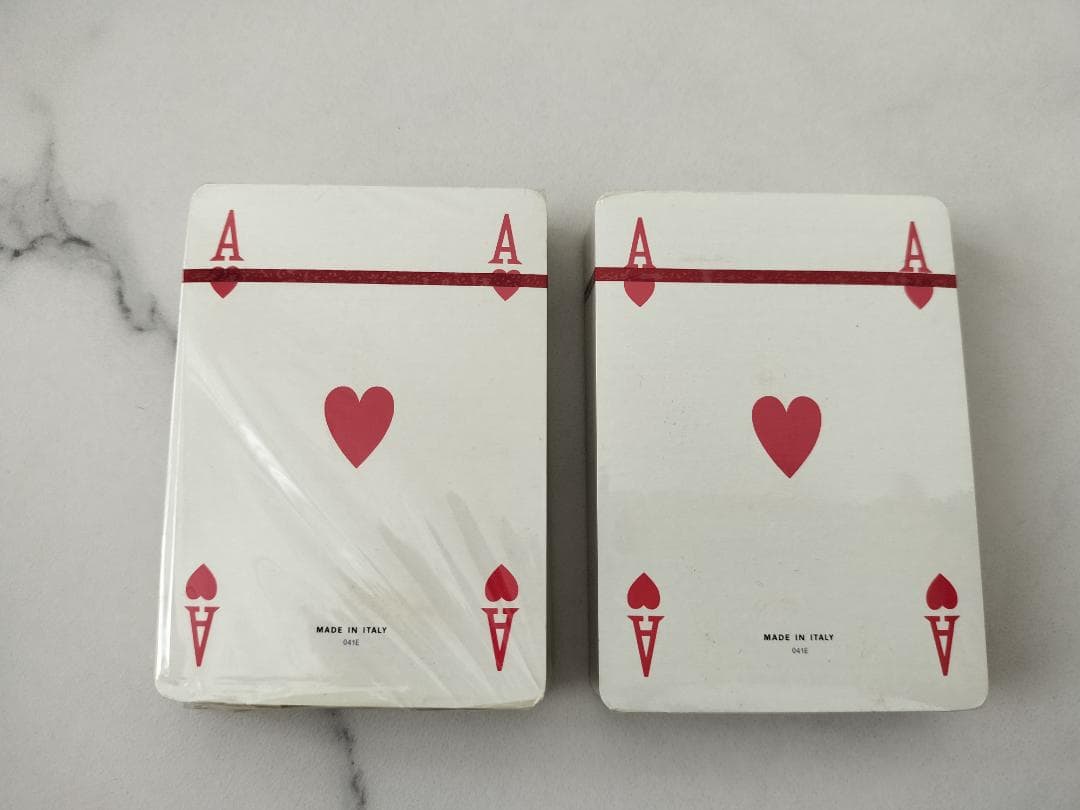 プ*ん様 【未開封】GUCCI トランプ2個 ボックス付き　オールドグッチ　ビン