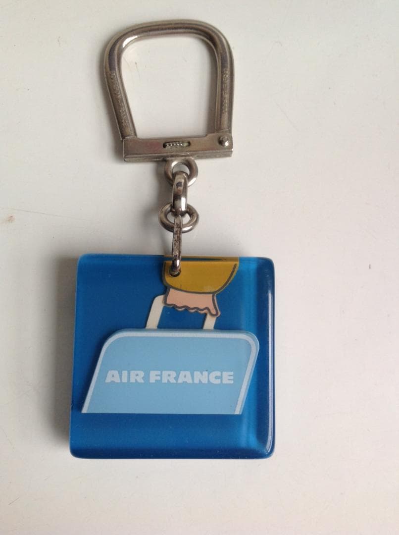 古い雑誌広告とブルボンキーホルダー　エールフランス　ブロカント　ヴィンテージ