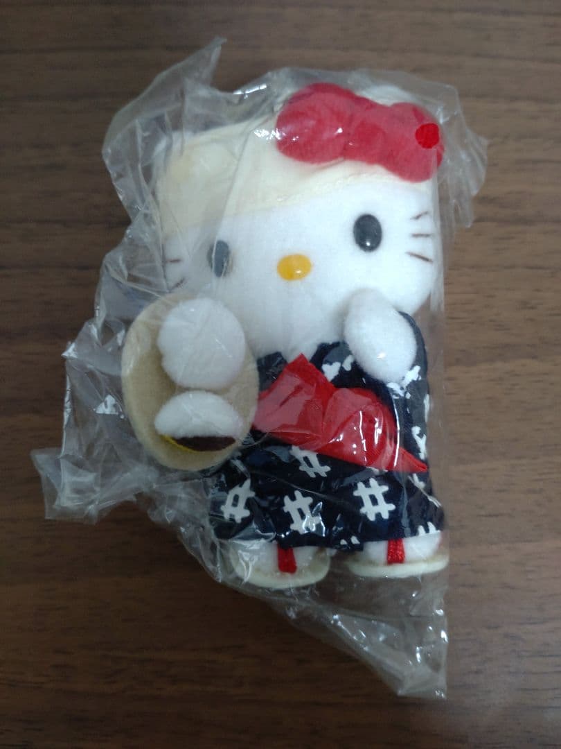 ハローキティ ぬいぐるみマスコット　新品未開封