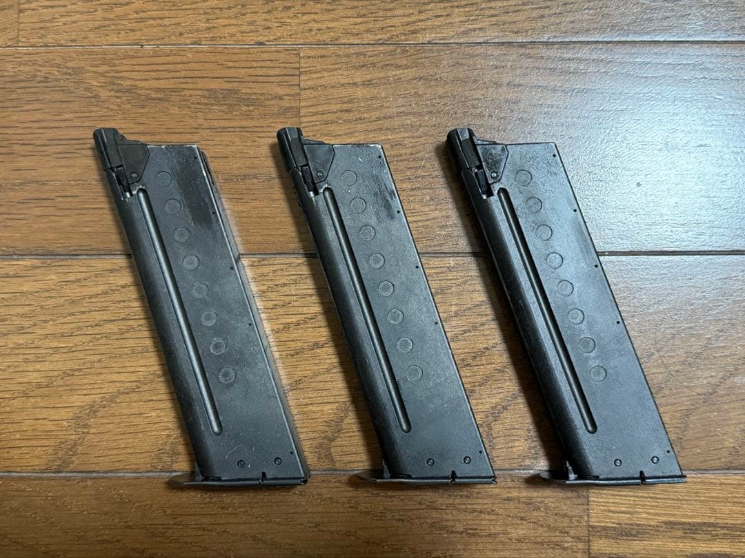 タナカ　ガスガン　陸上自衛隊　9mm拳銃　P220IC 予備マガジン付き