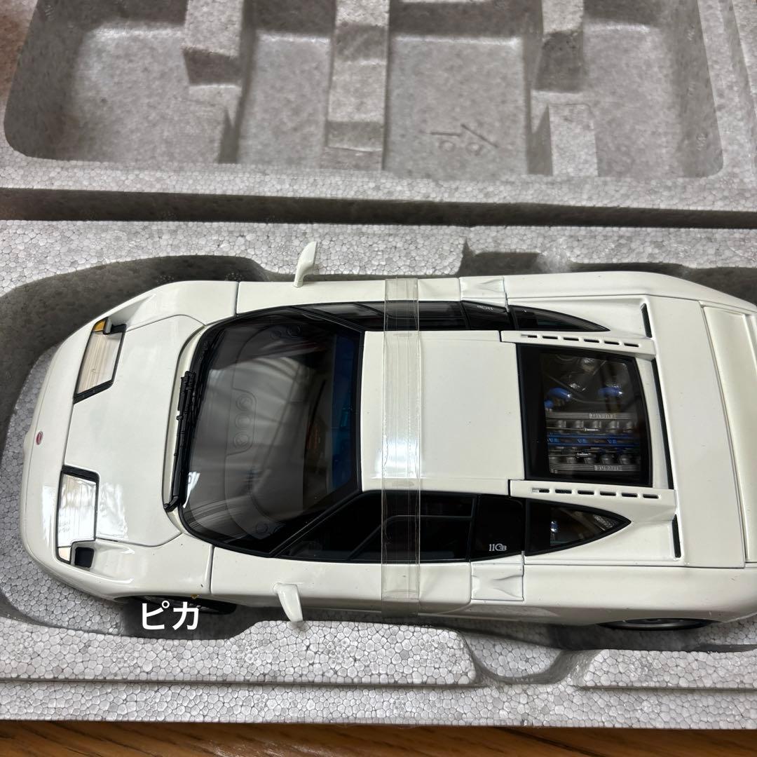 オートアートブガッティ　EB 110 GT ホワイト1:18