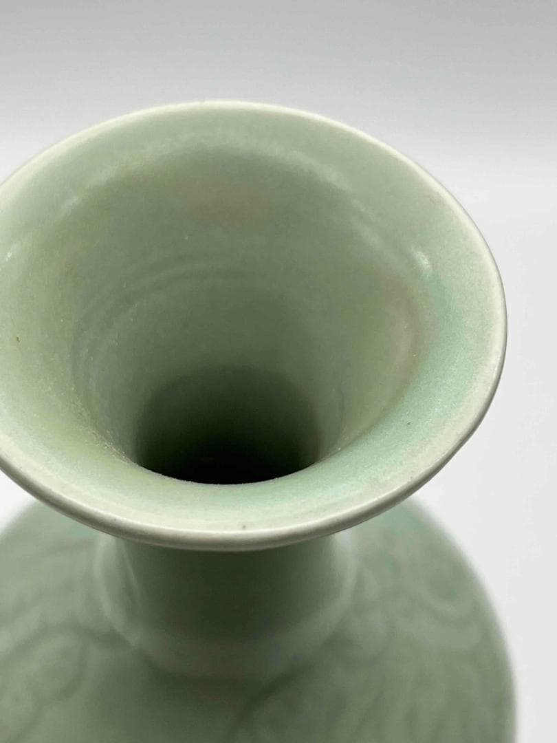 明時代　龍泉窯　青磁龍紋観音瓶　花入　花瓶　茶道具　香道具(C-43)