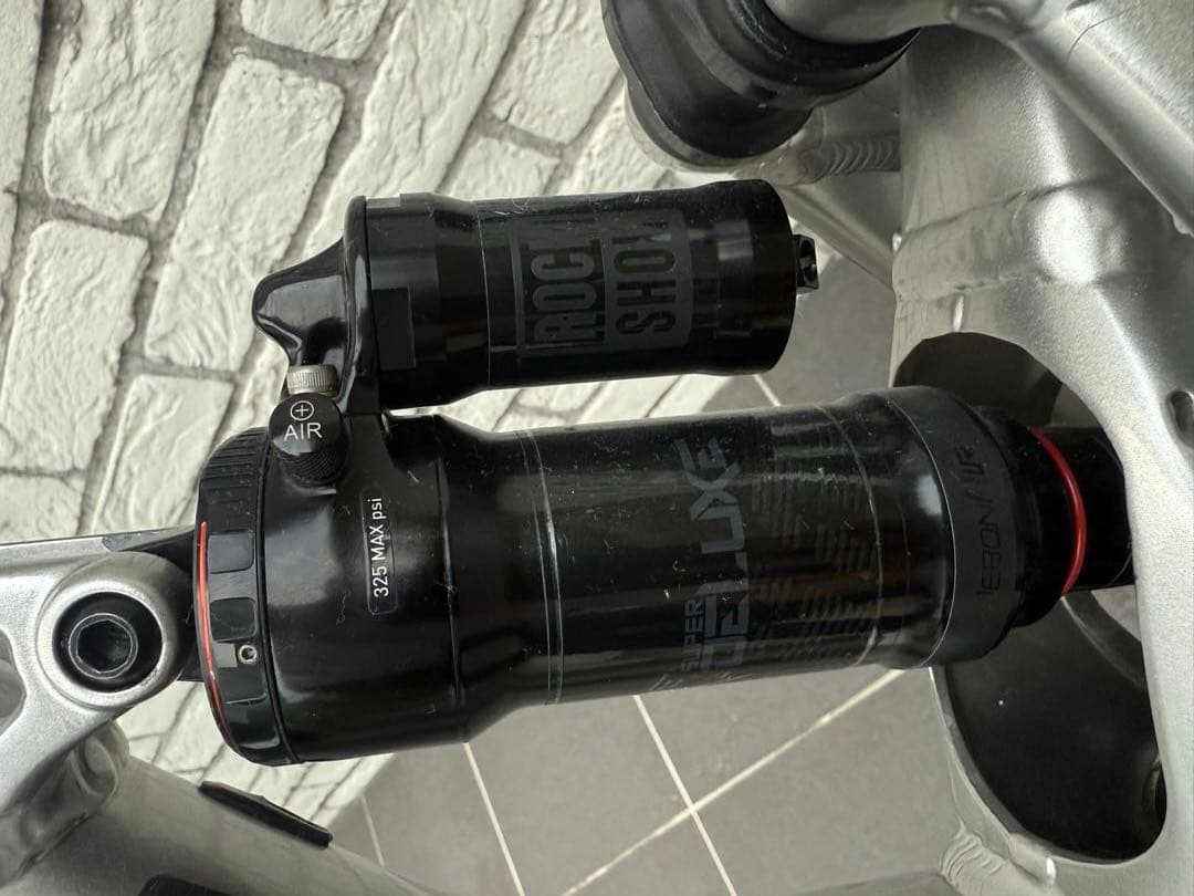 Santa Cruz Bronson V3 AL 2019 M シルバー送料込み