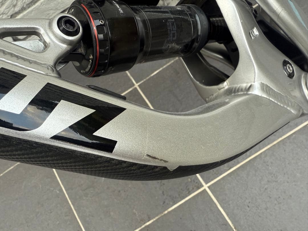 Santa Cruz Bronson V3 AL 2019 M シルバー送料込み