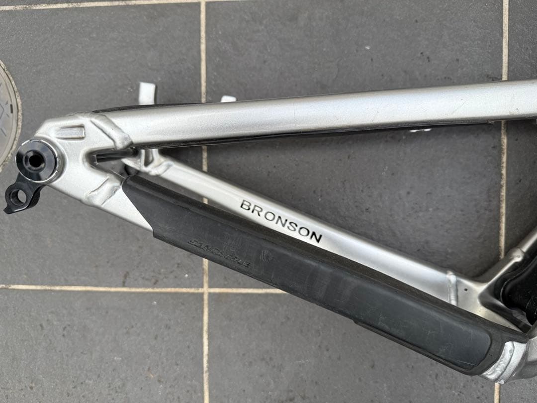 Santa Cruz Bronson V3 AL 2019 M シルバー送料込み