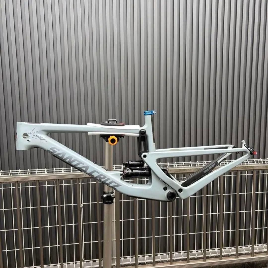 Santa Cruz BRONSON CC 2019モデル　フレーム