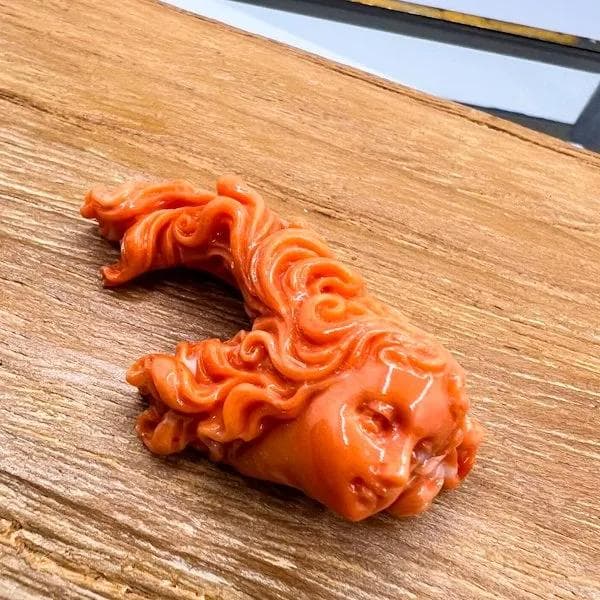 天然珊瑚　彫刻　A2タイプ
