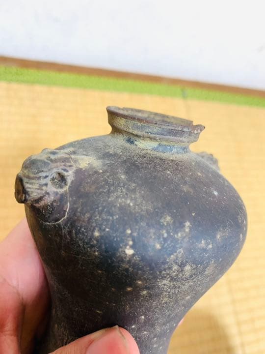 12から13世紀　中国　黒高麗　神獣首瓶