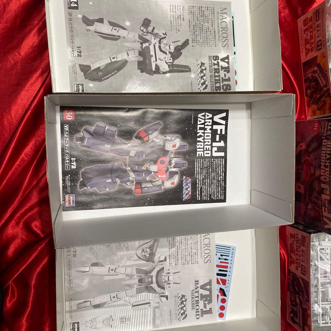 VF-1 バルキリー 3点セット　新品　未開封　マクロス　プラモデル　1/72