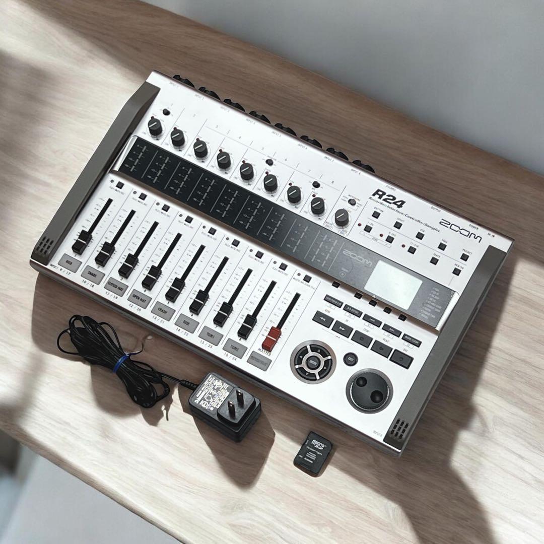 【美品】ZOOM R24 マルチトラックレコーダー